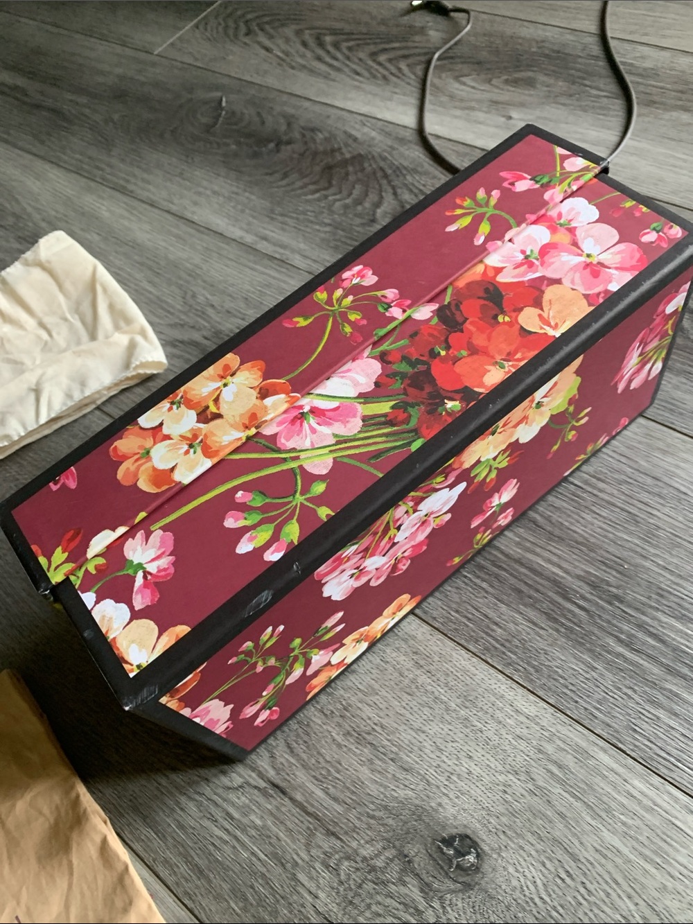 Gucci floral shoe box and dust bags - Picture 4 of 6